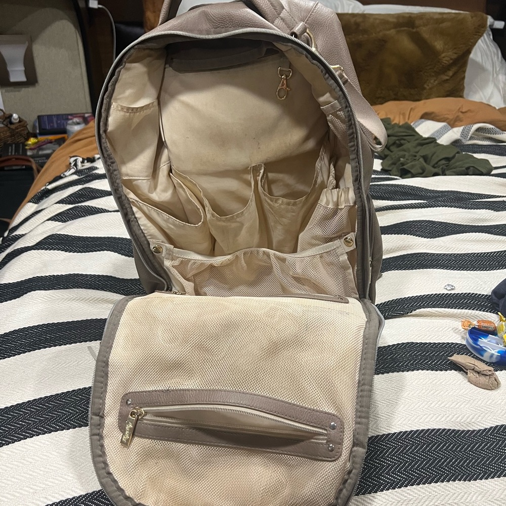 SOLD Ritzy Large Diaper Bag - Picture 8 of 8